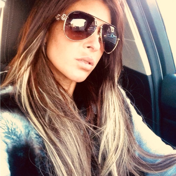 Meet your Posher, Lauren LaLa B. - Picture 14 of 17